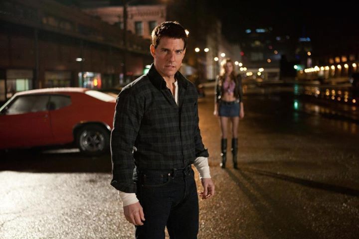 jack reacher cool car sandy menacing still capture screen shot