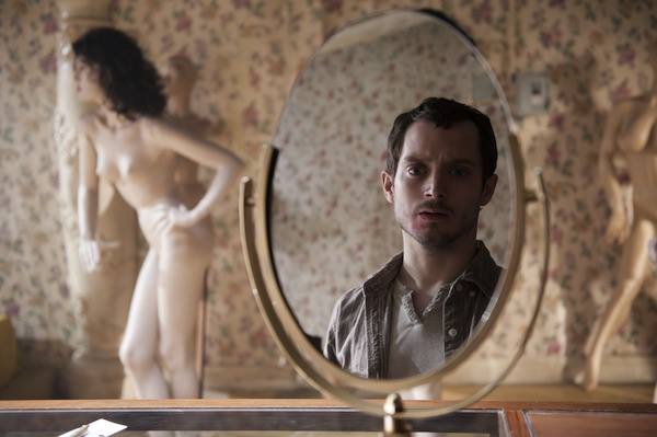 maniac 2013 2012 mirror eliijah wood movie screencap still