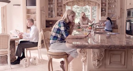 the_bling_ring_waiting_for_the_cops