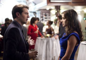 A ruthless CEO (Emmanuelle Vaugier) realizes her mistake of letting her ex-boyfriend (Tygh Runyan) go when she is visited by the ghost of her former boss in the contemporary twist of Dickens A Christmas Carol.